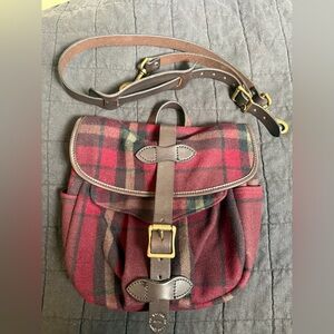 Filson Wool Small Field Bag USA Red Buffalo Plaid Leather Shoulder Strap